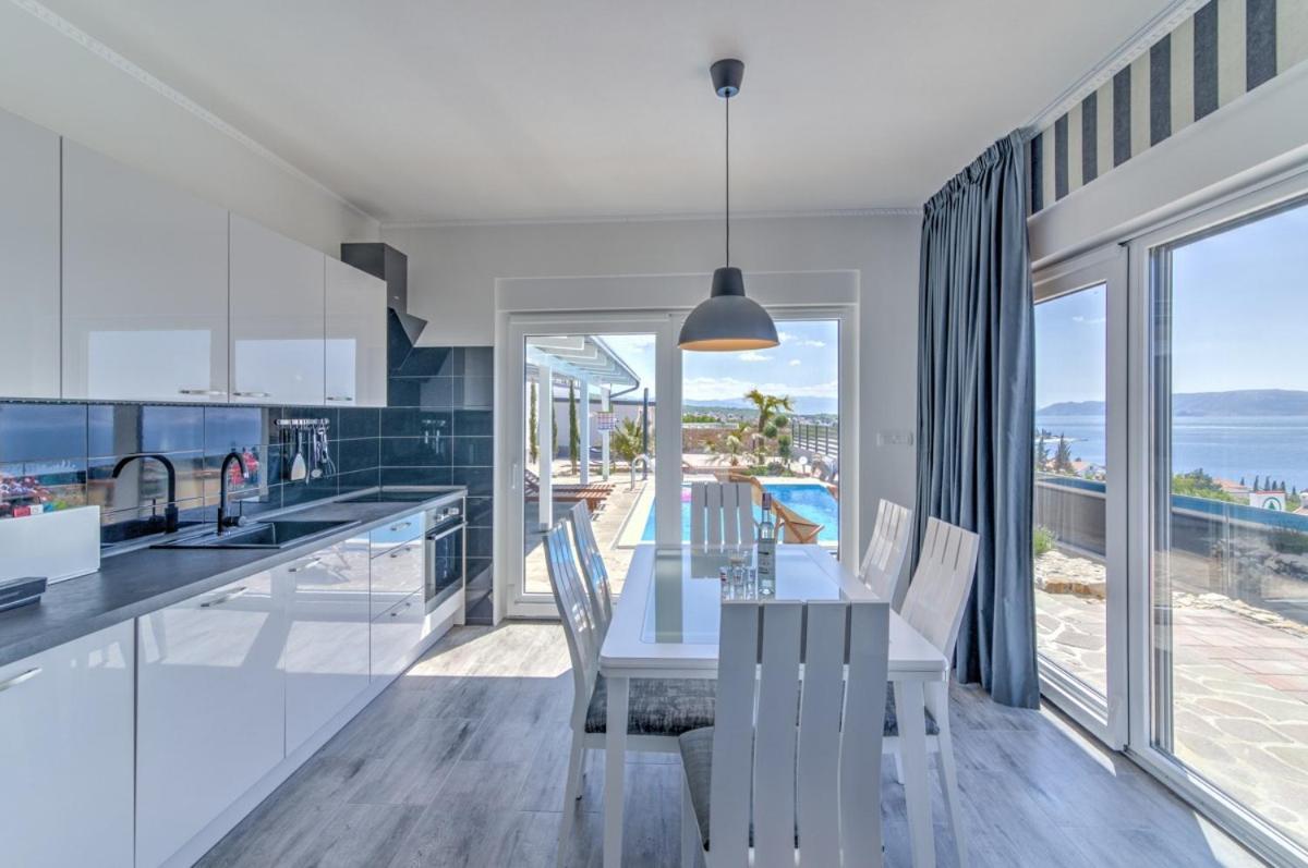 Villa Belissima Vista Mare Selce Kültér fotó